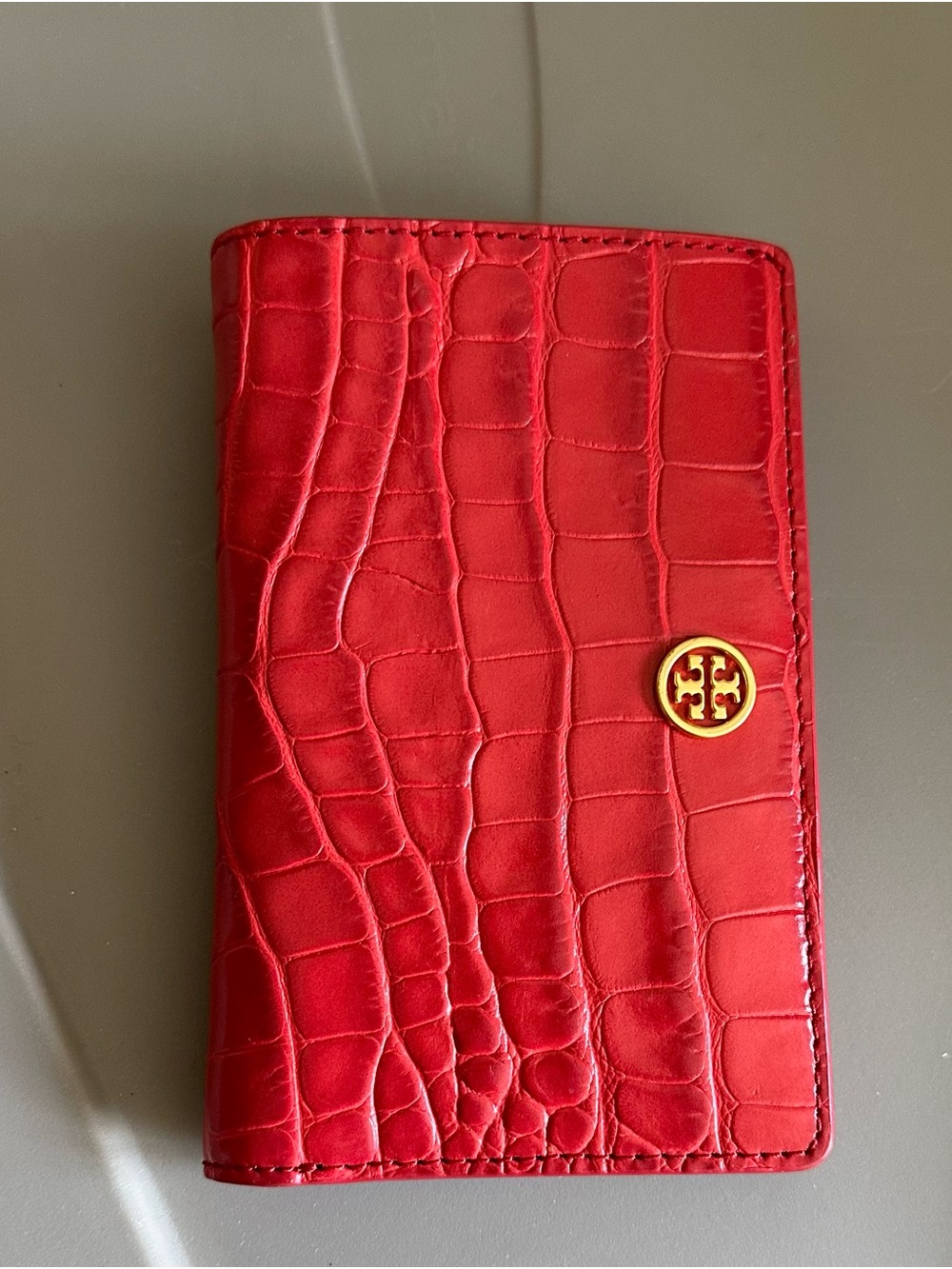 Tory Burch Red Croc-Embossed Leather Card Holder with Gold Logo (Coral Red)